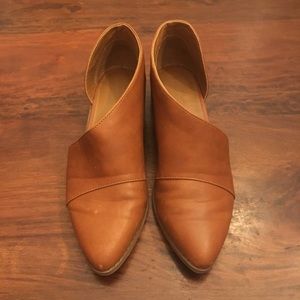 Universal Thread Shoes